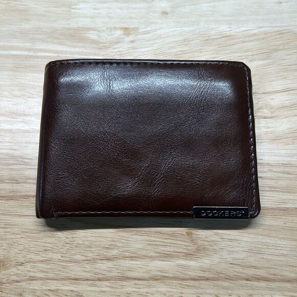 Brown Dockers Leather Wallet - Picture 1 of 8